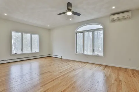 27 Norwood Road Salem NH 03079