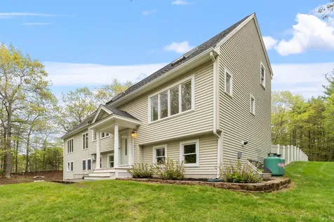 27 Norwood Road Salem NH 03079