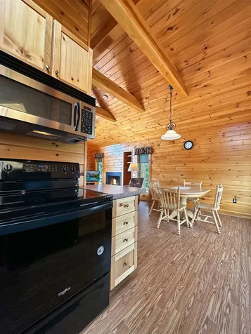 521 Beach Road Pittsburg NH 03592