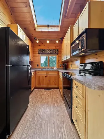521 Beach Road Pittsburg NH 03592
