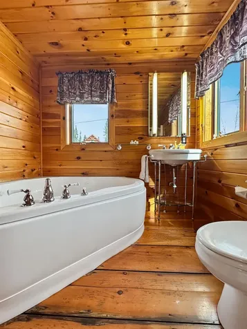 521 Beach Road Pittsburg NH 03592