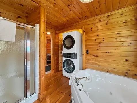 521 Beach Road Pittsburg NH 03592