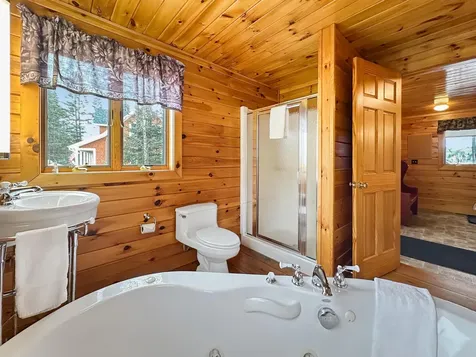521 Beach Road Pittsburg NH 03592