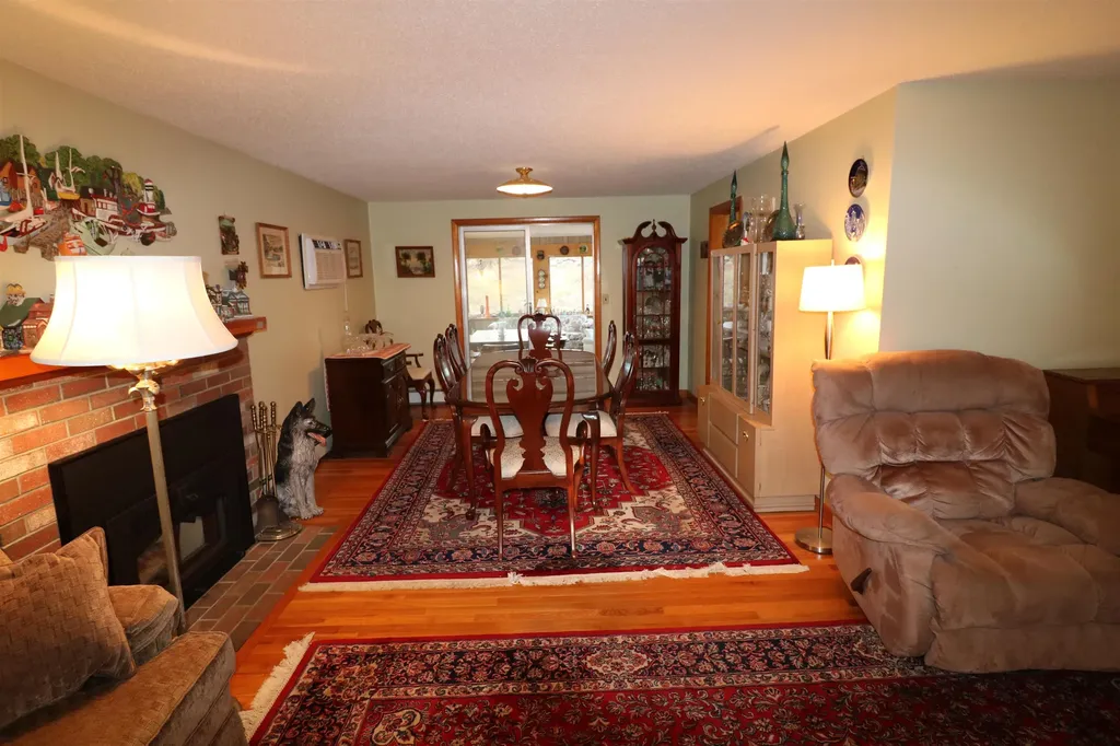 28 Nelson Circle Jaffrey NH 03452