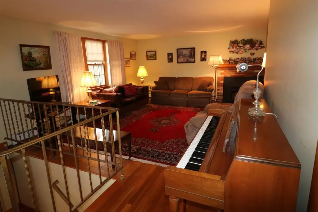 28 Nelson Circle Jaffrey NH 03452