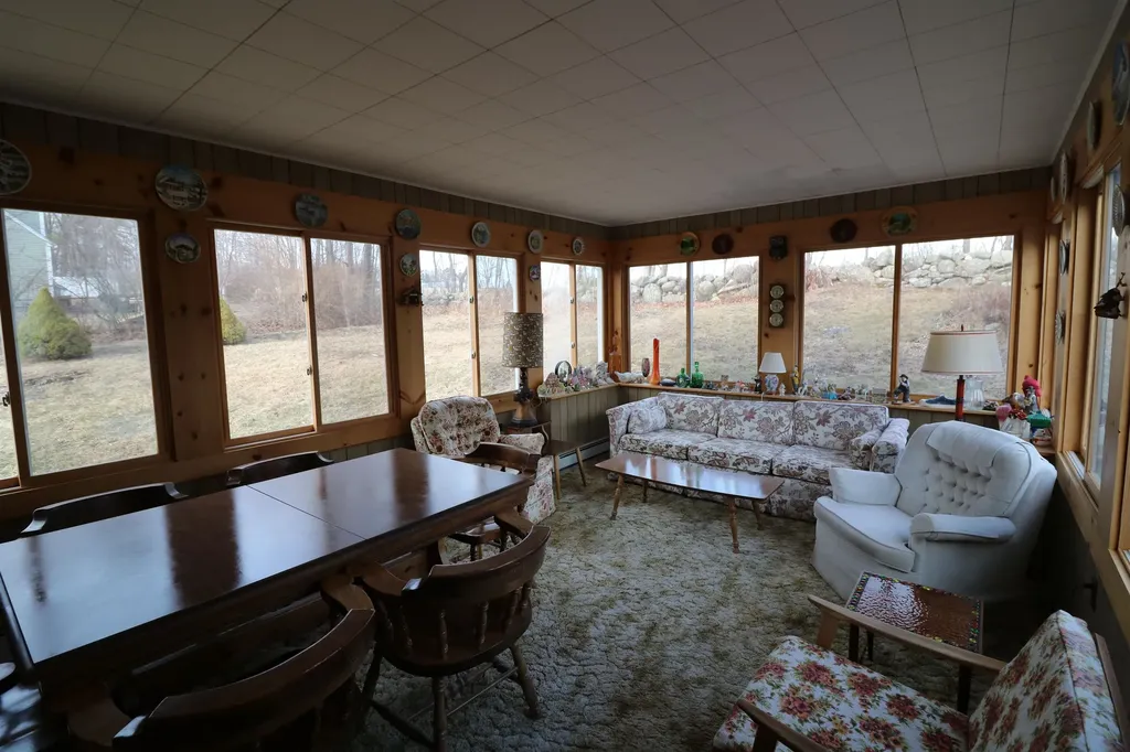 28 Nelson Circle Jaffrey NH 03452