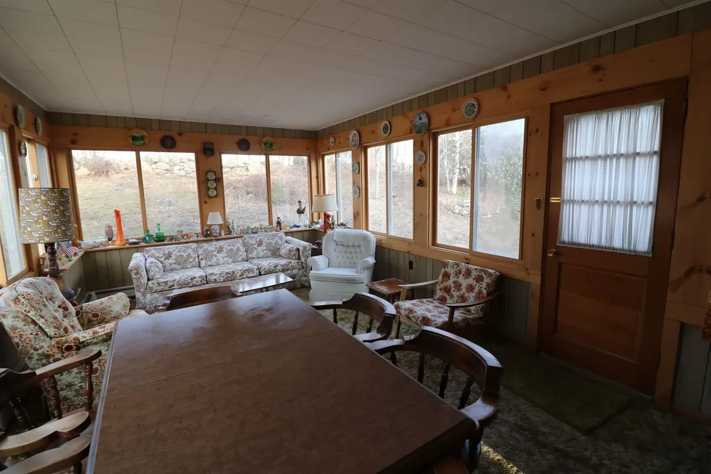 28 Nelson Circle Jaffrey NH 03452