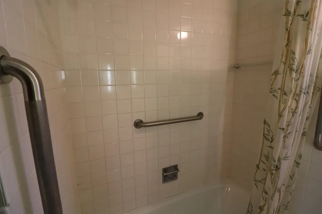 28 Nelson Circle Jaffrey NH 03452