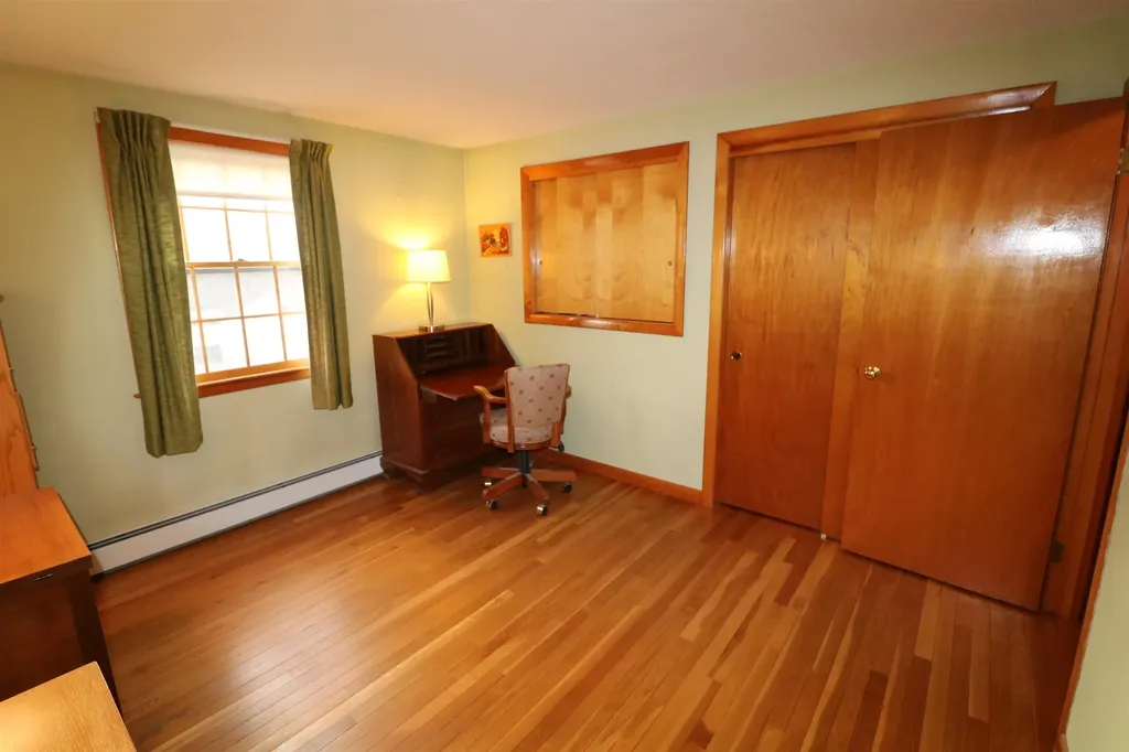 28 Nelson Circle Jaffrey NH 03452