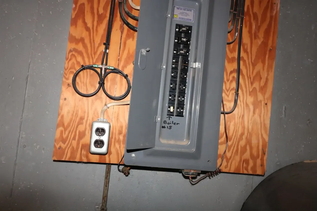 28 Nelson Circle Jaffrey NH 03452