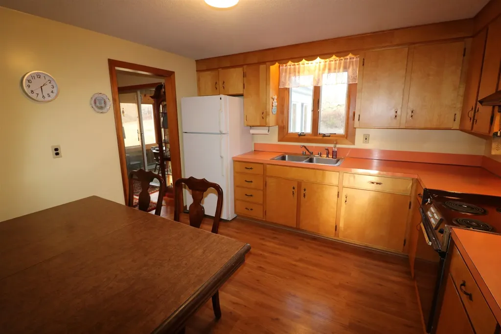 28 Nelson Circle Jaffrey NH 03452