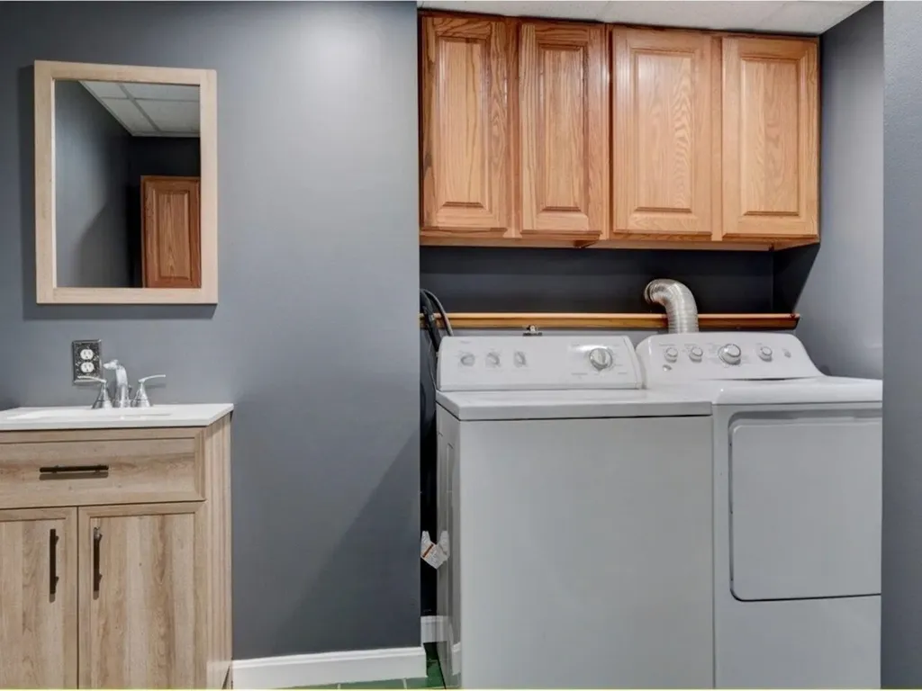 33 Pioneer Street Essex VT 05452