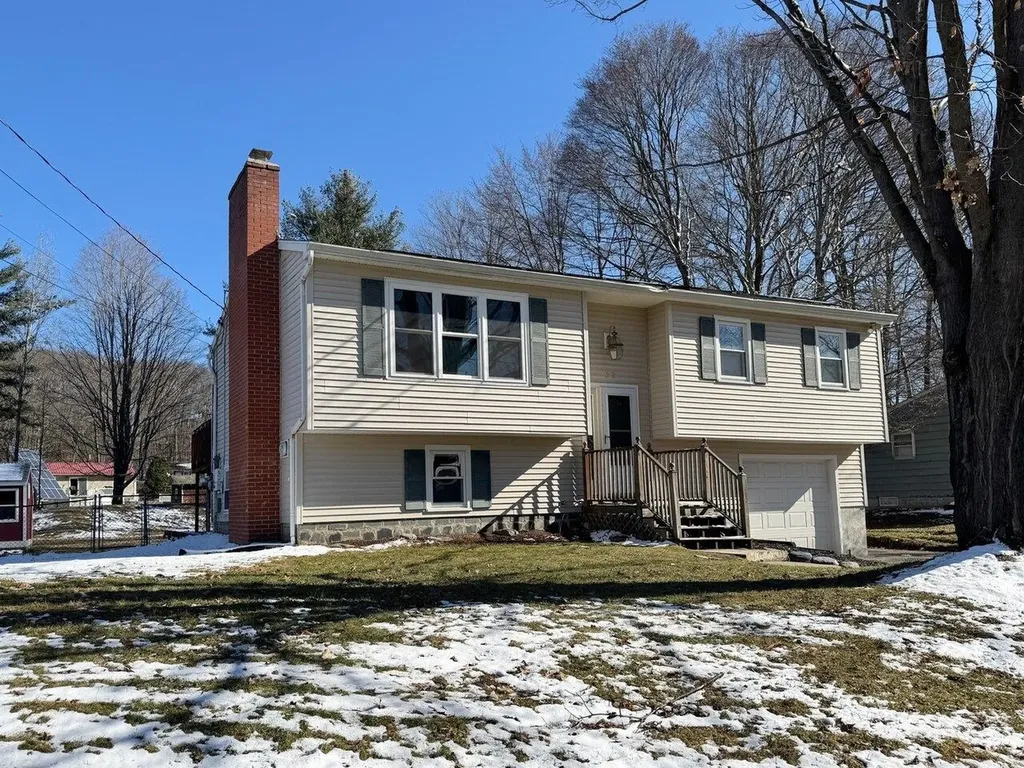 33 Pioneer Street Essex VT 05452