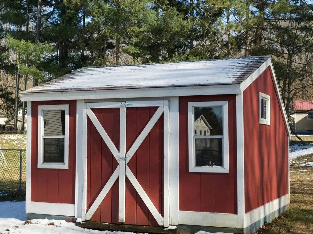 33 Pioneer Street Essex VT 05452