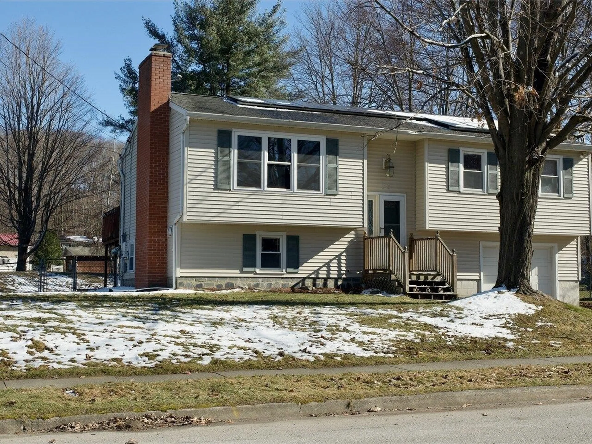 33 Pioneer Street Essex VT 05452