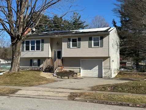 33 Pioneer Street Essex VT 05452