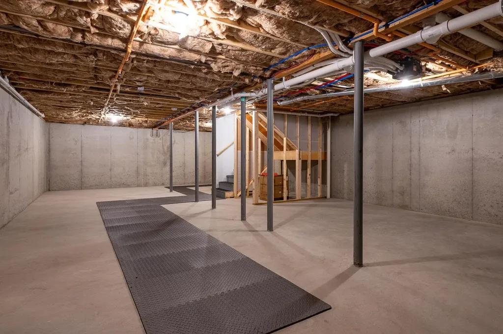 9 Hidden Meadow Lane Epping NH 03042