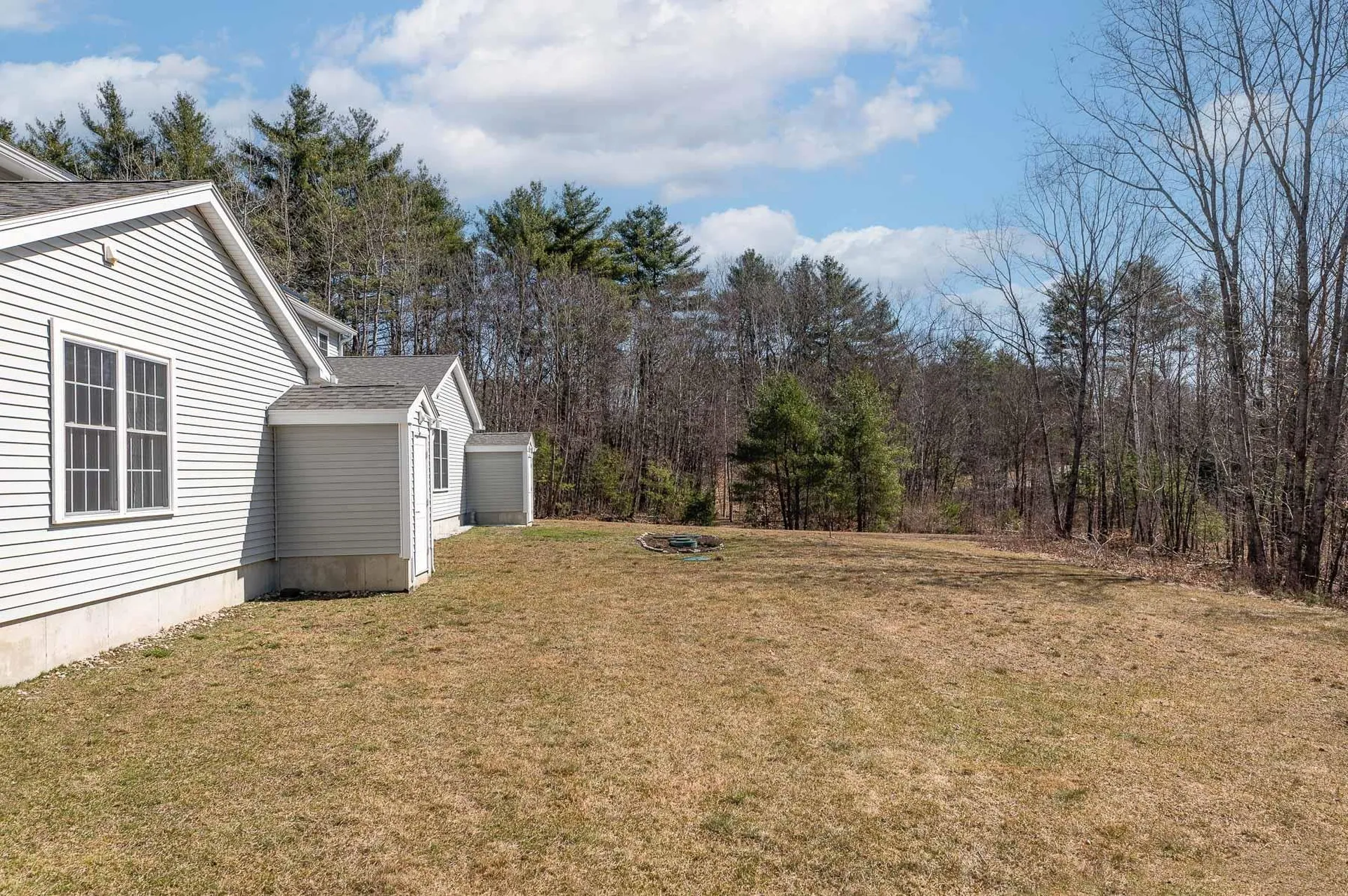 9 Hidden Meadow Lane Epping NH 03042