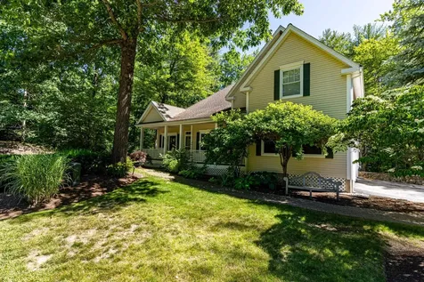 4 Moore Lane Exeter NH 03833