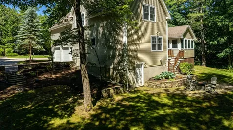 4 Moore Lane Exeter NH 03833