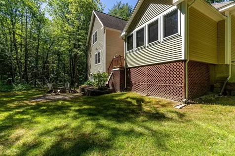 4 Moore Lane Exeter NH 03833