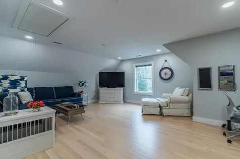 4 Moore Lane Exeter NH 03833