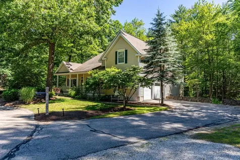 4 Moore Lane Exeter NH 03833