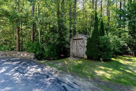 4 Moore Lane Exeter NH 03833