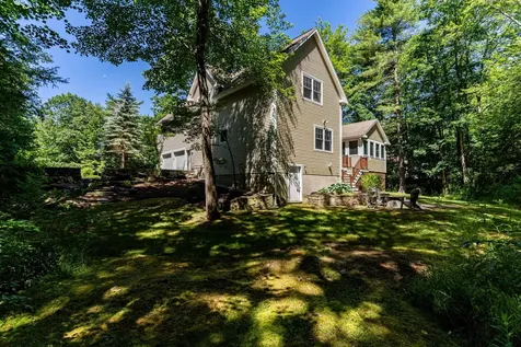 4 Moore Lane Exeter NH 03833