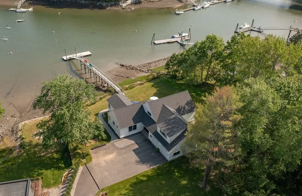 212 Walker Bungalow Road Portsmouth NH 03801