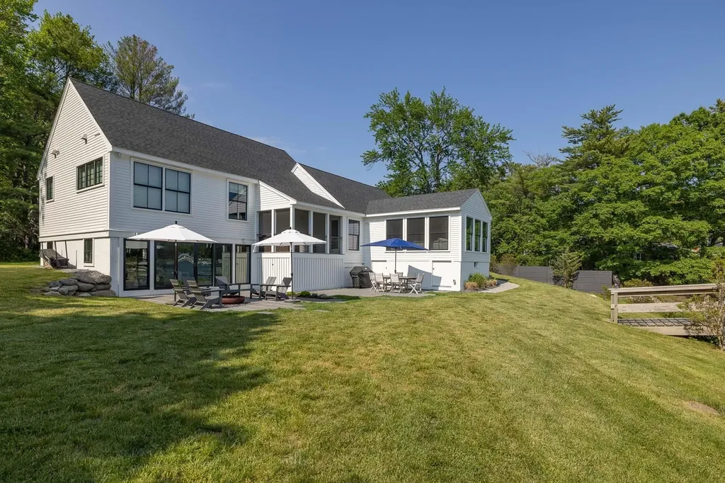 212 Walker Bungalow Road Portsmouth NH 03801