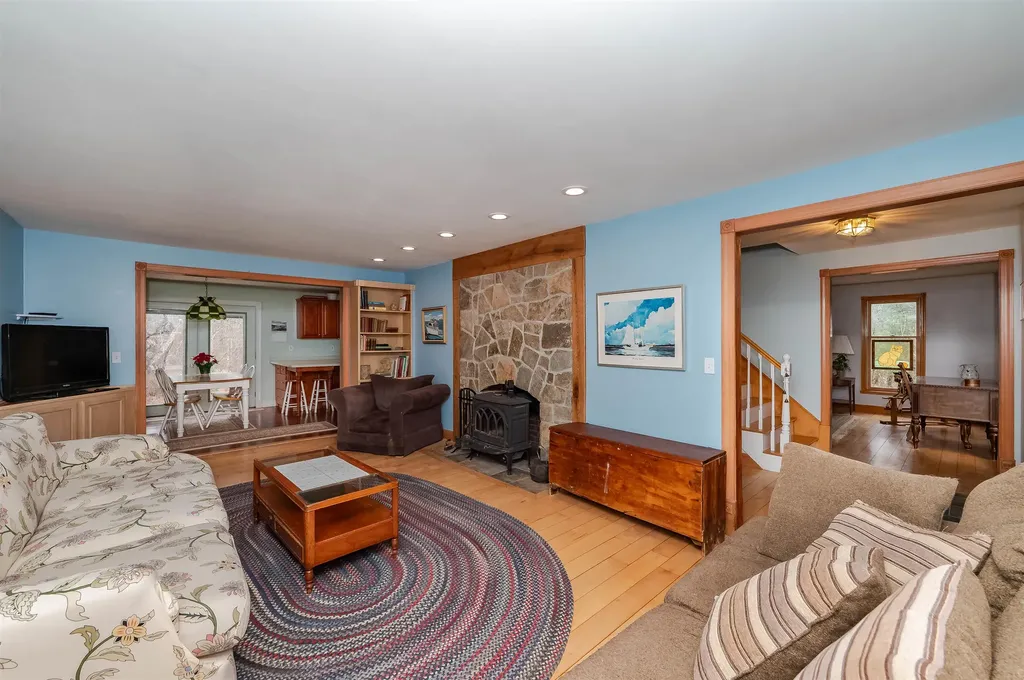 272 1/2 Dover Point Road Dover NH 03820