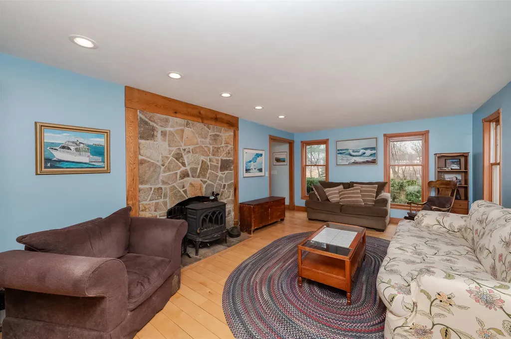 272 1/2 Dover Point Road Dover NH 03820