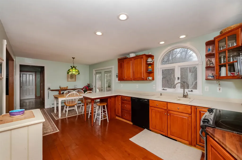 272 1/2 Dover Point Road Dover NH 03820