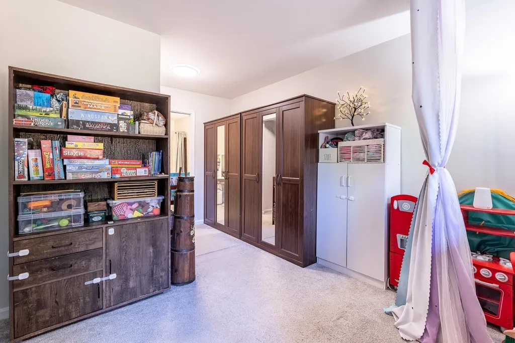 3 Sycamore Drive Hartford VT 05001