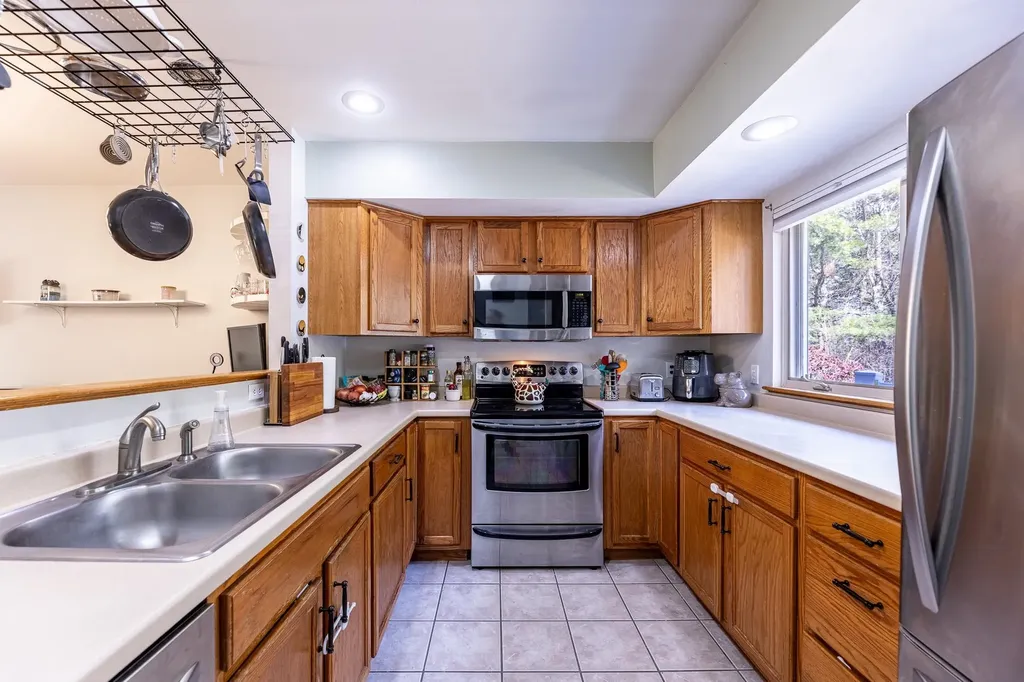 3 Sycamore Drive Hartford VT 05001