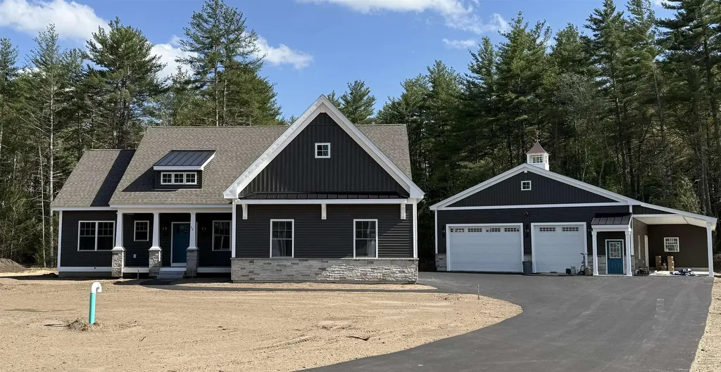 32 Tallarico Street Litchfield NH 03052