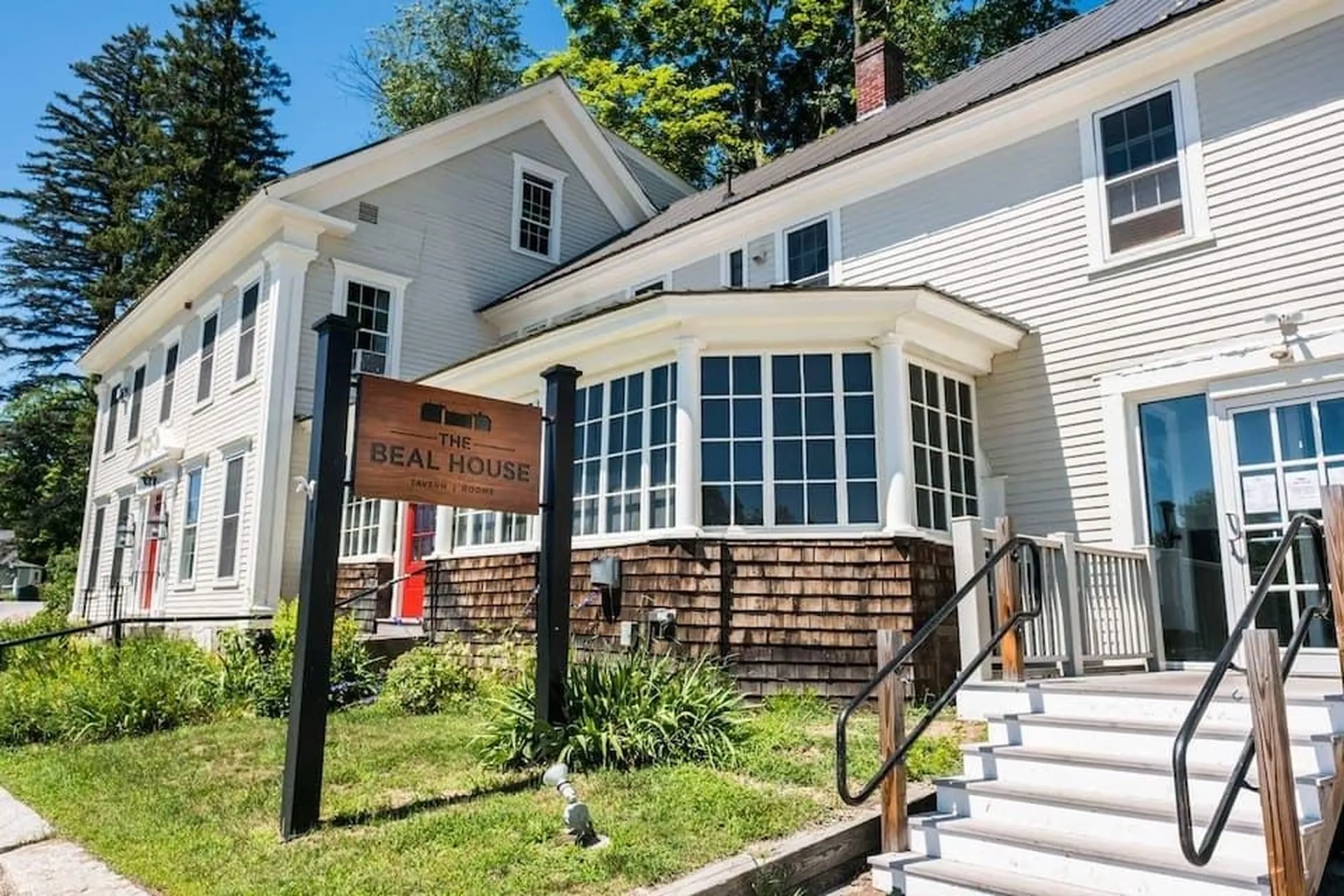 2 West Main Street Littleton NH 03561