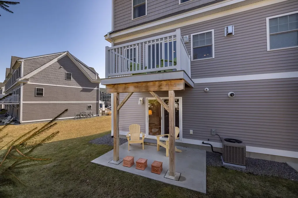 31 Artisan Way Dover NH 03820