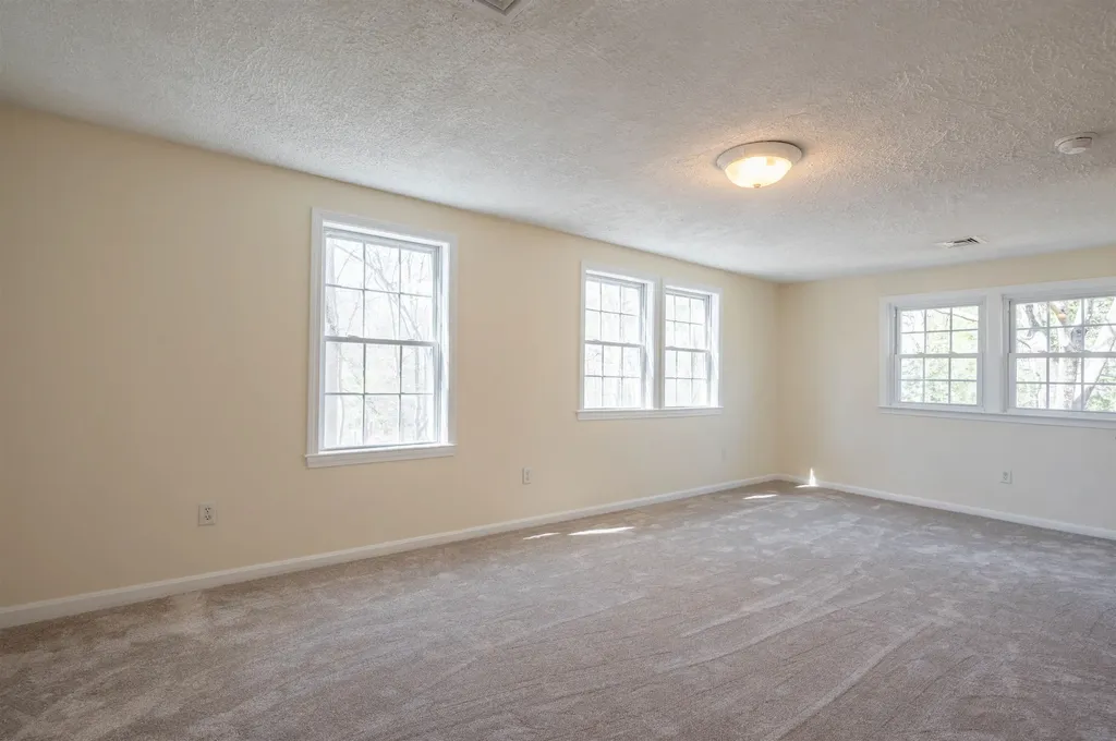 14 Flagg Lane Milford NH 03055