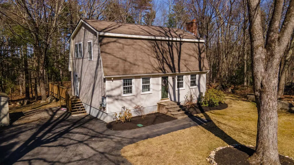 14 Flagg Lane Milford NH 03055