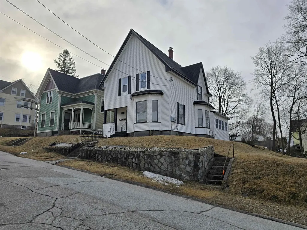 493 Manchester Street Manchester NH 03103