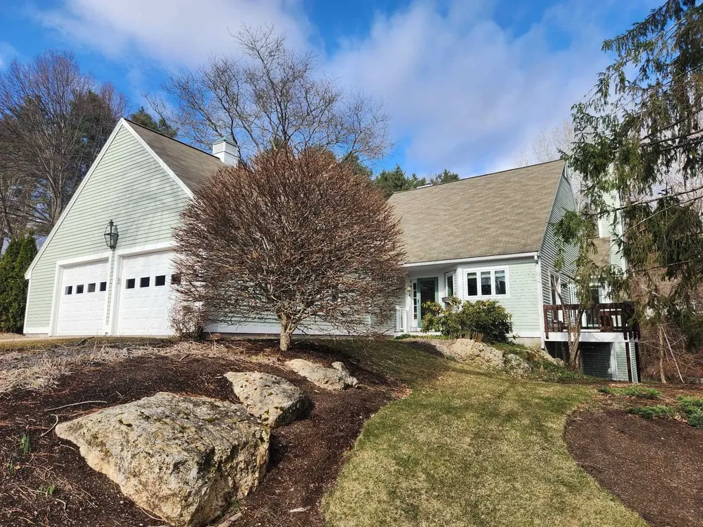 402 Straw Hill Road Manchester NH 03104