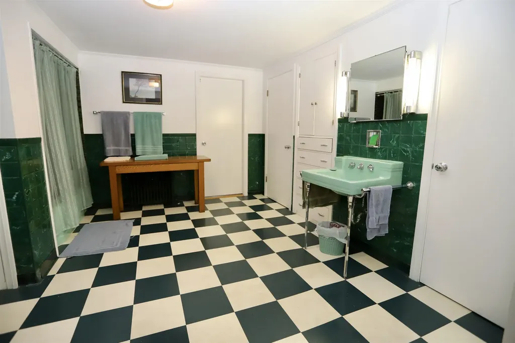 96 School Street Newport City VT 05855