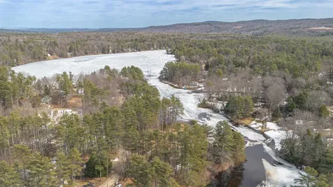 5 Berry Patch Lane Hillsborough NH 03244