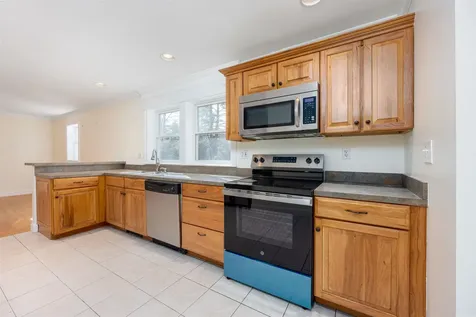 3 Berry Patch Lane Hillsborough NH 03244