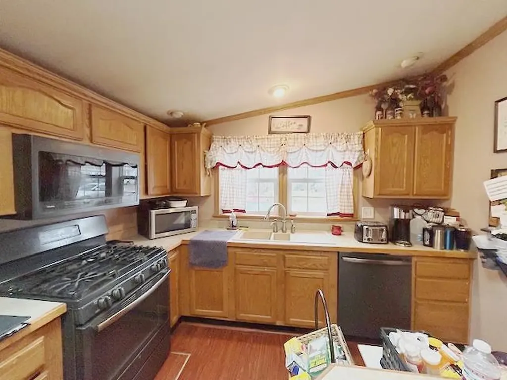 9 Cornwall Avenue Exeter NH 03833