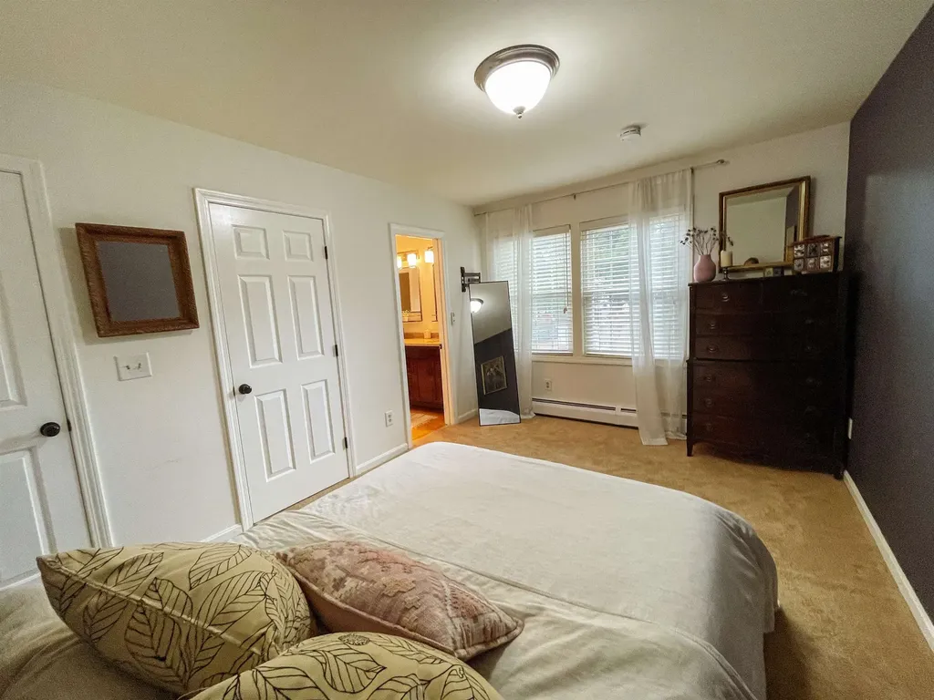 4 Kinsington Street South Burlington VT 05403