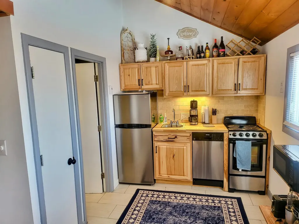 34 Weetamoo Trail Campton NH 03223