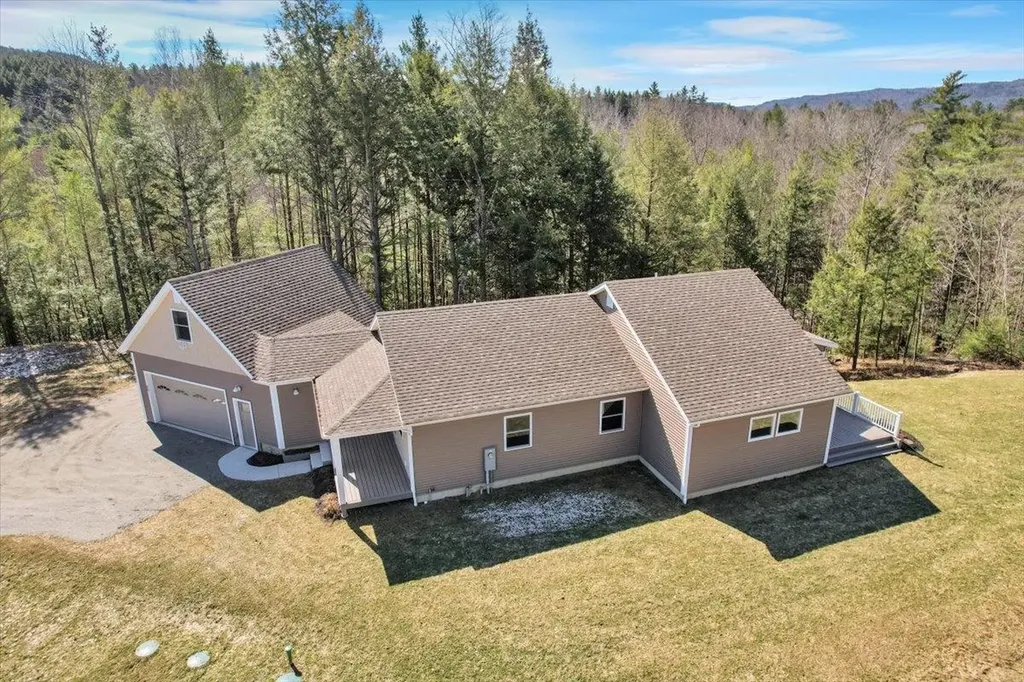 49 Hemlock Circle Jericho VT 05465